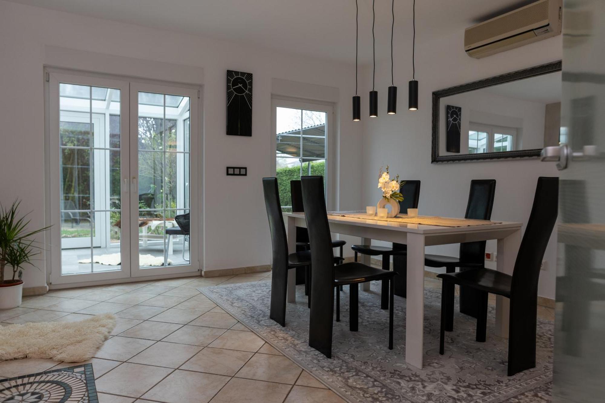 Ganzes Ferienhaus In Leipzig Mit Garage Und Fussbodenheizung Exteriör bild