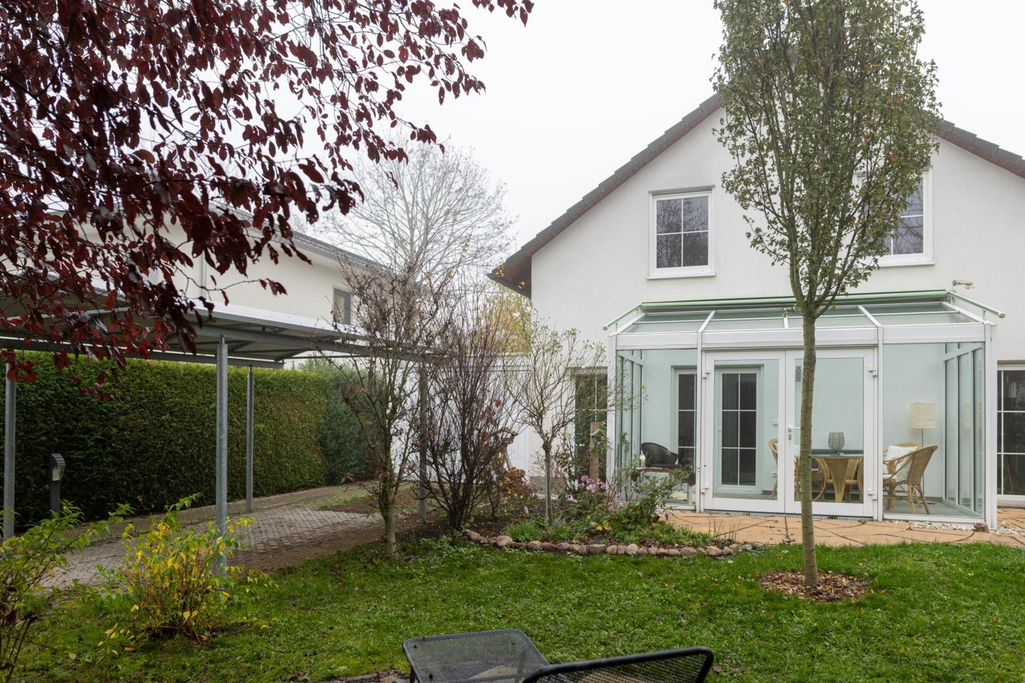 Ganzes Ferienhaus In Leipzig Mit Garage Und Fussbodenheizung Exteriör bild