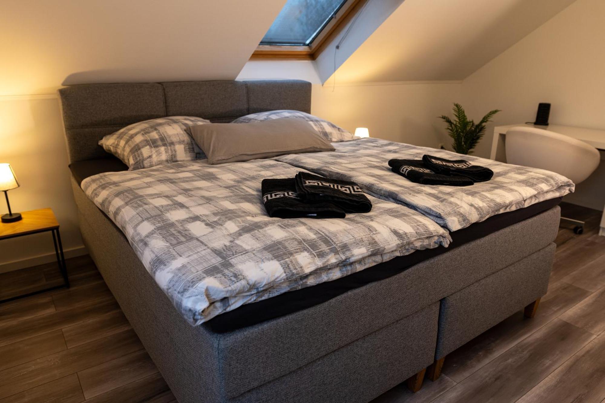 Ganzes Ferienhaus In Leipzig Mit Garage Und Fussbodenheizung Exteriör bild
