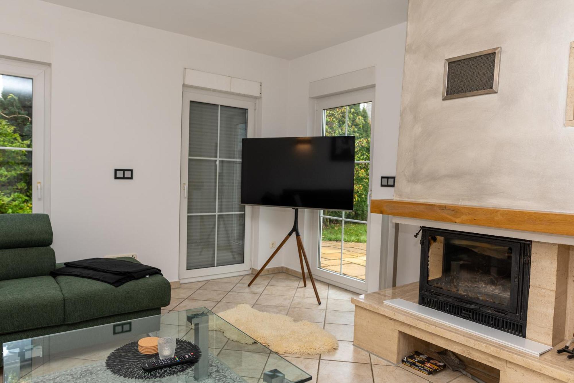 Ganzes Ferienhaus In Leipzig Mit Garage Und Fussbodenheizung Exteriör bild